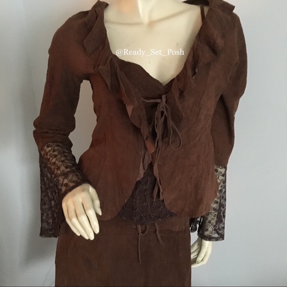 Lightweight suede jacket with bell sleeves and ruffle trim self tying size small - Picture 3 of 7